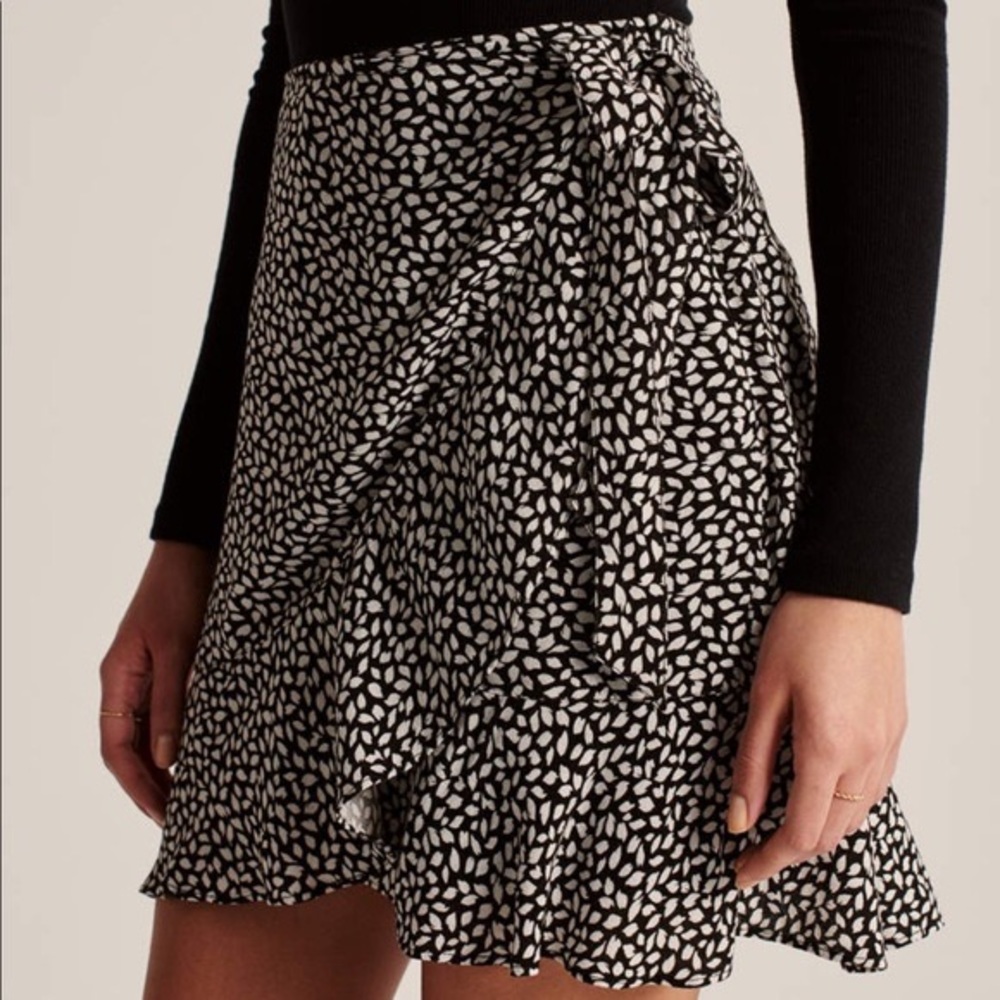 Abercrombie and Fitch Wrap Mini Skirt, size XL — fits like L or XL